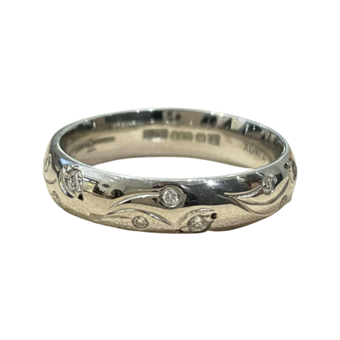 PALLADIUM SCATTERED DIAMOND RING